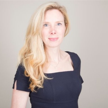 caroline-laurie-burberry